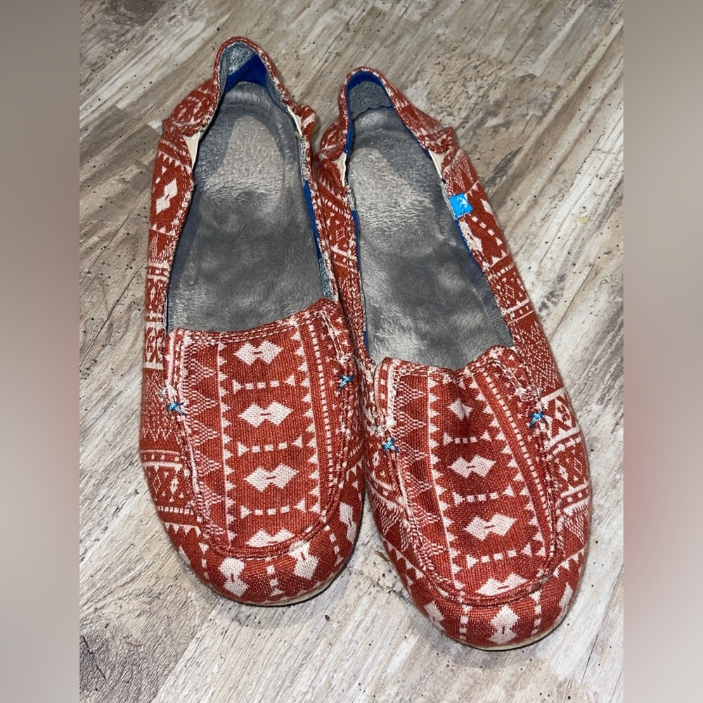 Freewaters Slip Ons! Super comfy plush inside! Size 9